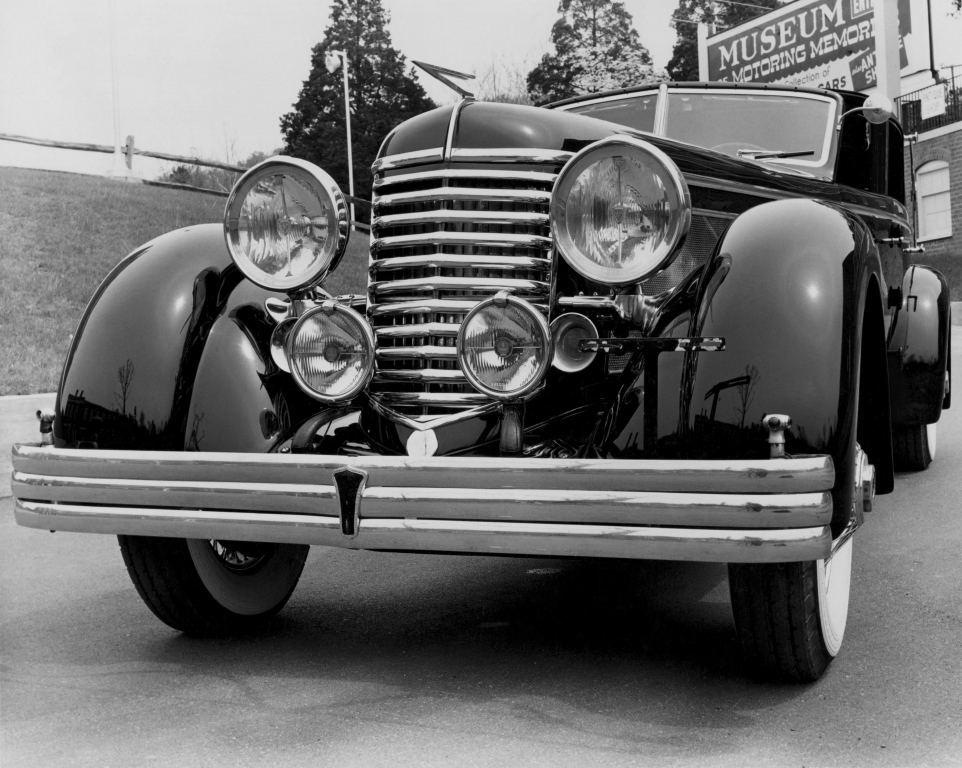 Duesenberg SJ town car Rollston 1