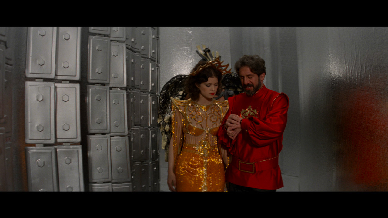 Flash Gordon.mkv_snapshot_01.12.19_[2020.08.19_21.44.54]