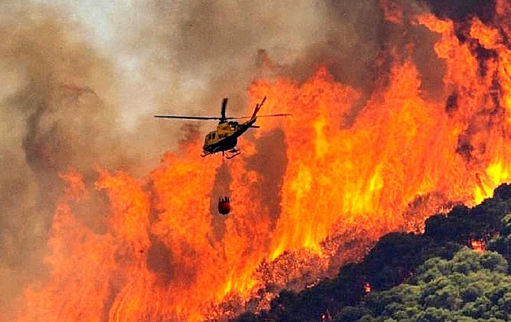 Más de tres mil desalojados por incendios forestales en España