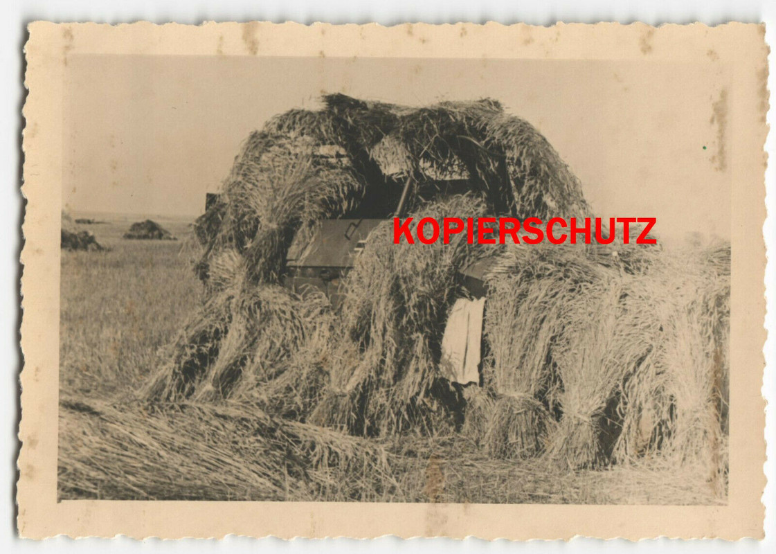 Foto Spähpanzer Schützenpanzer Panzer Tarnung Funk Antenne