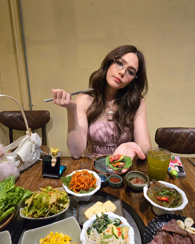 chomismaterialgirl-1725243796-3447917325809360079-4275583