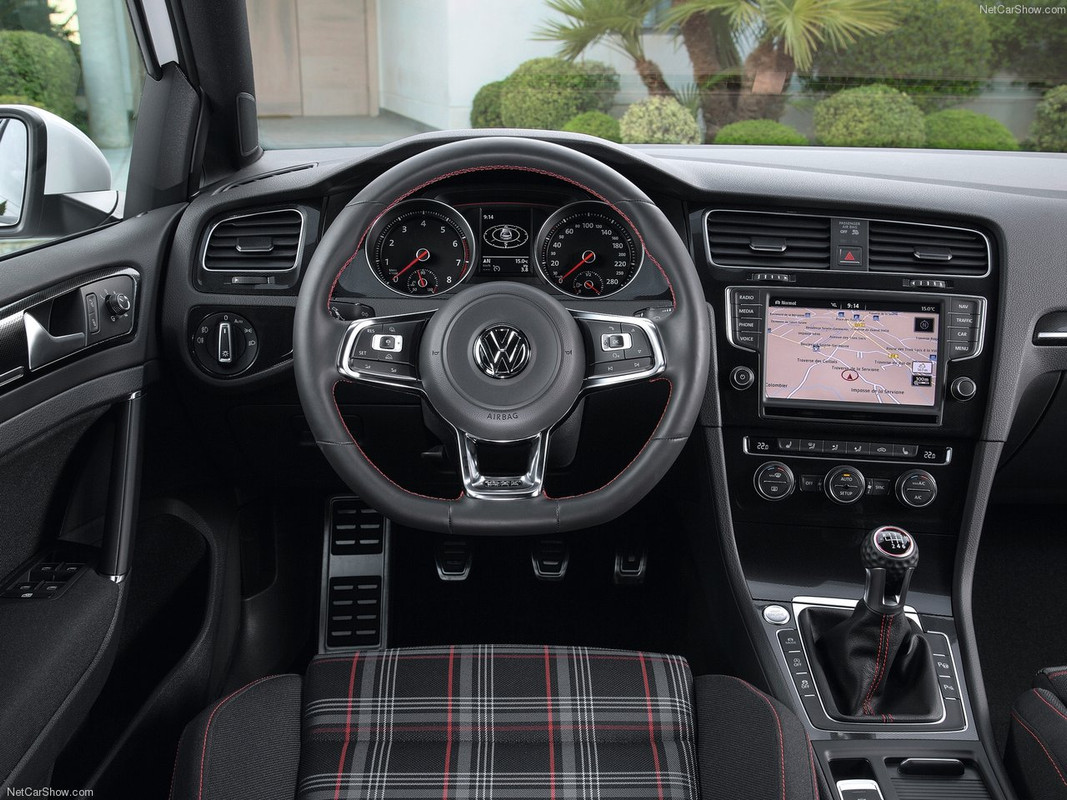 volkswagen-golf-vii-gti-12