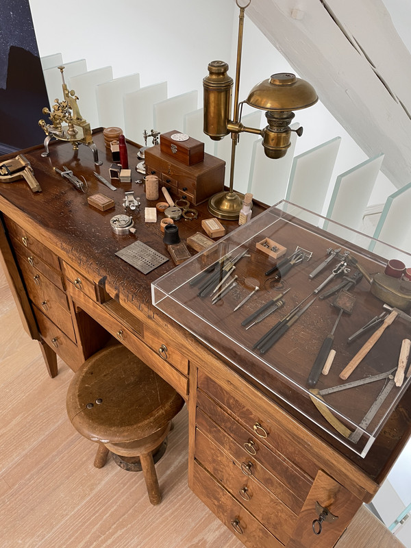 A2C1CE43-B87B-4677-9F28-F55FA7E4E48B