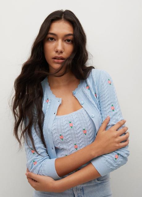 Conjunto-mango-rebajado-cardigan-azul-kGIB--460x637@MujerHoy (1)