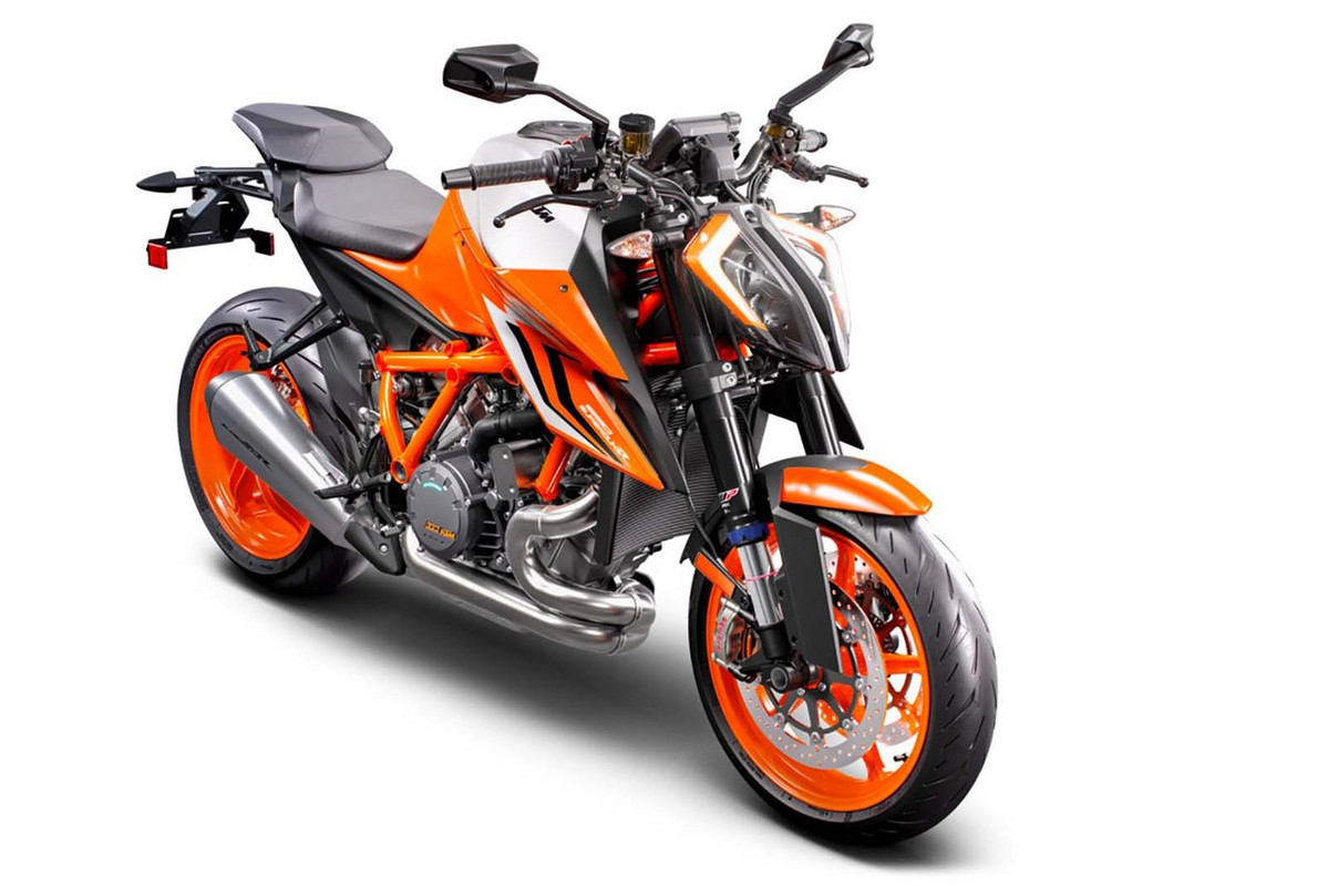 Стритфайтер KTM 1290 Super Duke R EVO 2022 с полуактивной подвеской