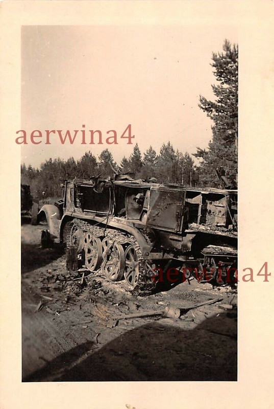 Zerstörte Halbketten-Zugmaschine Sd.Kfz.6 Rollbahn Pleskau Luga 