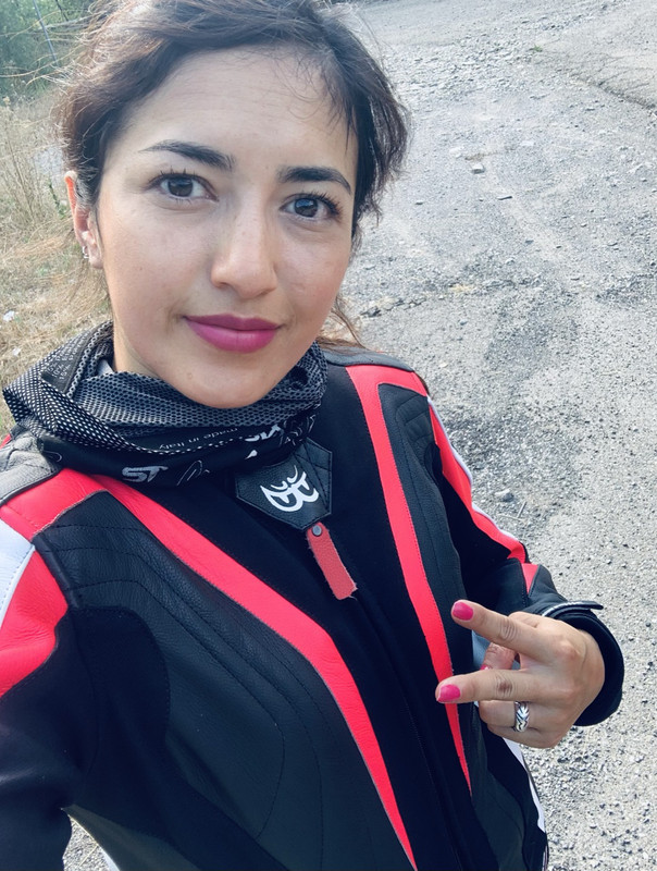 81F9D0E8-F917-4B27-B424-CB1C05CD3A37