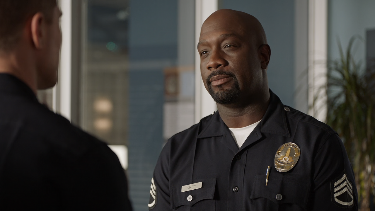 The.Rookie.S02E18.Under.the.Gun.1080p.10bit.AMZN.WEB-DL.AAC5.1.HEVC-Vyndros.mkv_snapshot_23.22_[2020