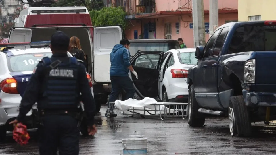 Dos hombres son ejecutados dentro de un taller de Naucalpan, Edomex