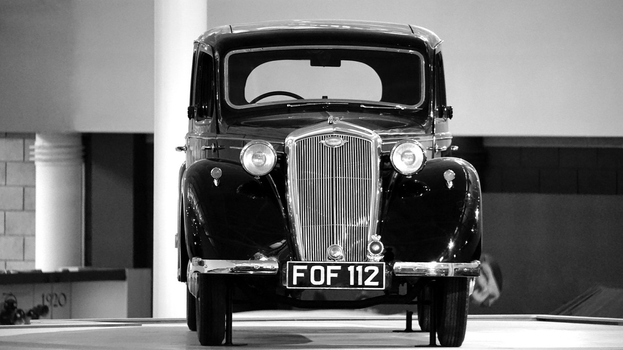 blacknwhite-vintage-cab.jpg