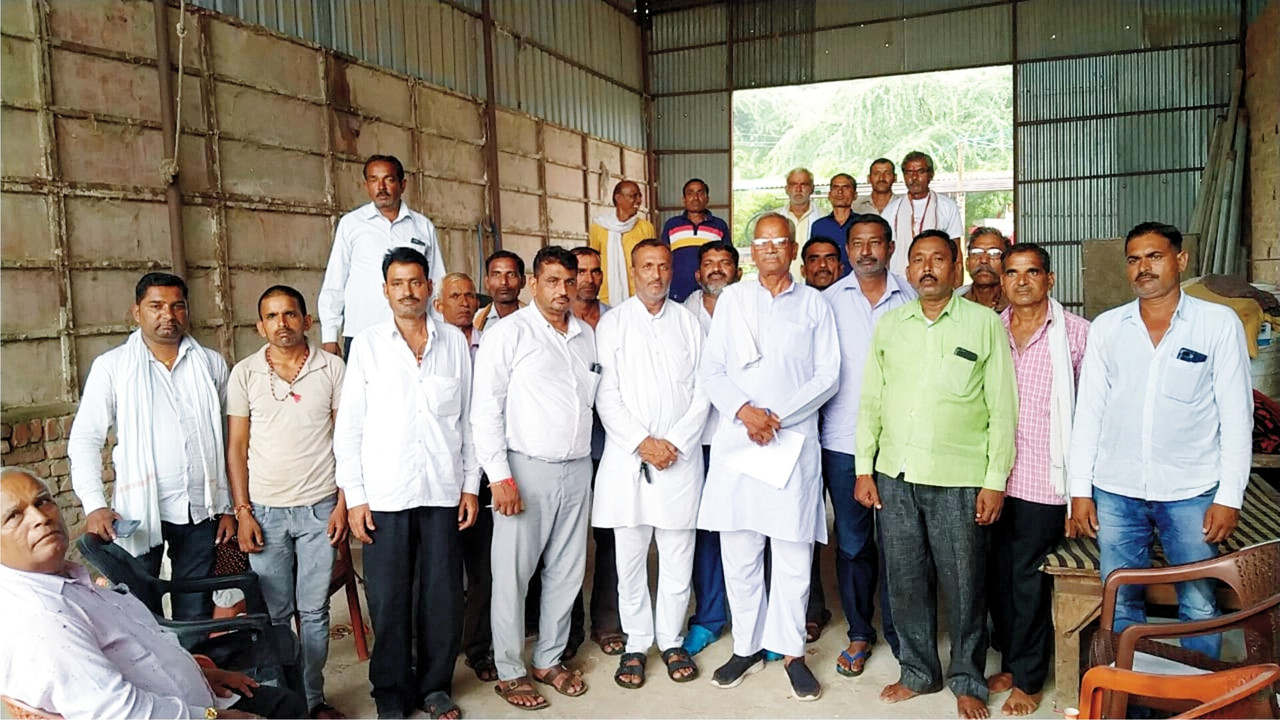 किसान महापंचायत की बैठक गिरारी सरकार  मंदिर पर संपन्न हुई   