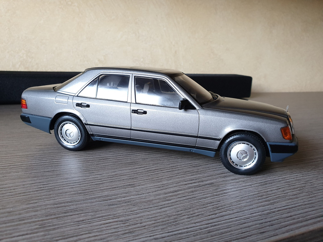 Mercedes 300D_1 (1)
