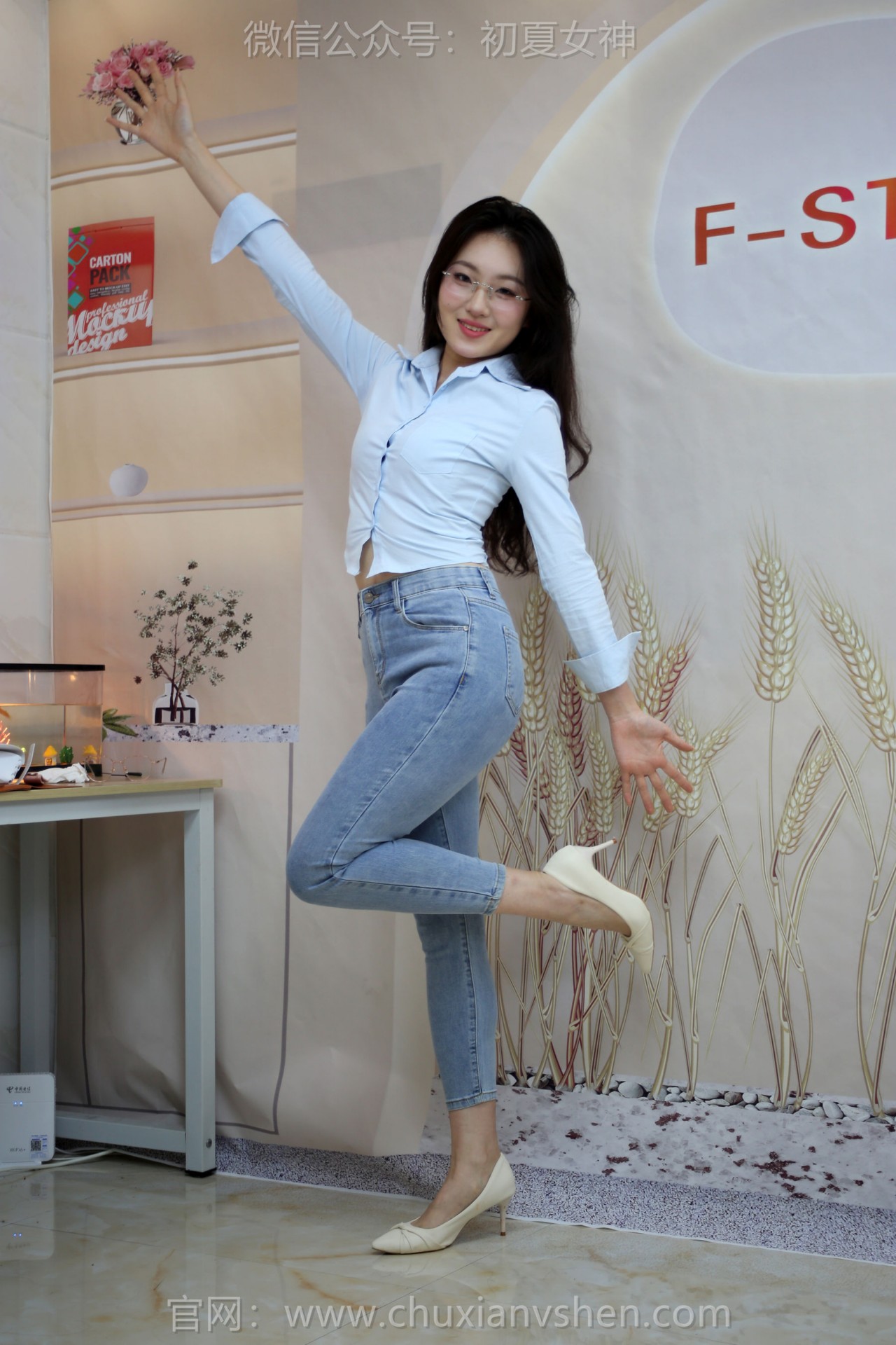 夏小小nude《初夏女神》写真，室内的，清新与优雅的双重享受插图1