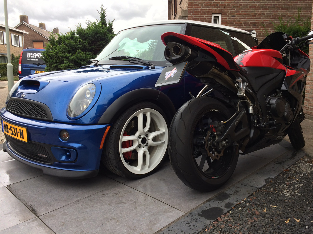 DD7D62A9-DD7B-4FFB-B425-0F32C6DFBD00