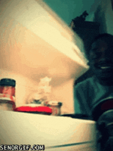 https://i.postimg.cc/wv25YqDq/tf2.gif
