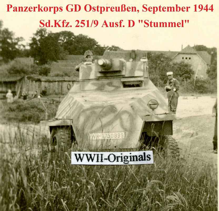 Foto Panzer Korps GD Halbkette Sd.Kfz. 251 Stummel Ostpreußen 44 Fhr.-Begl.-Btl