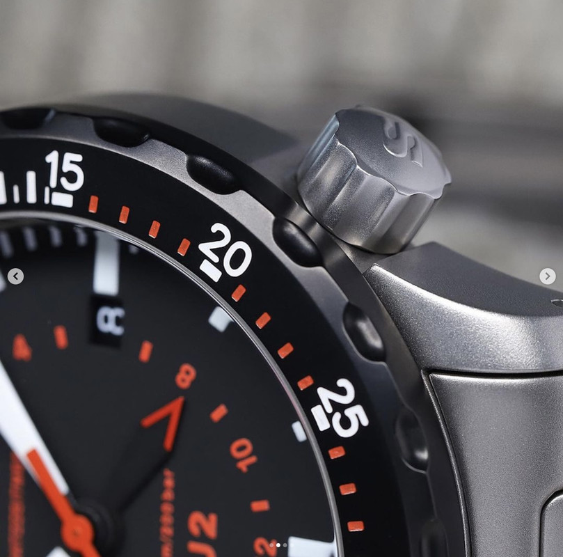 13730E1D-1DEE-4545-B575-01916D1CD4FD