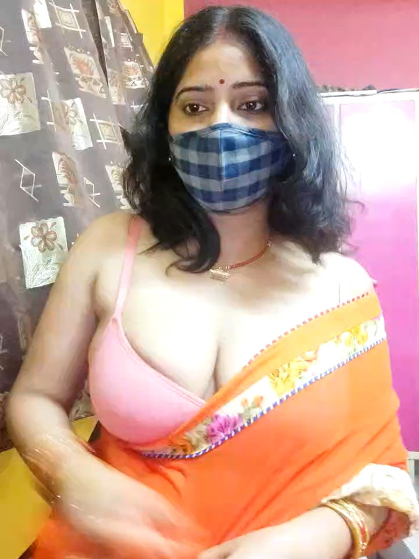 Natasha_bhabhi Webcam Show.mp4_snapshot_02.47.031