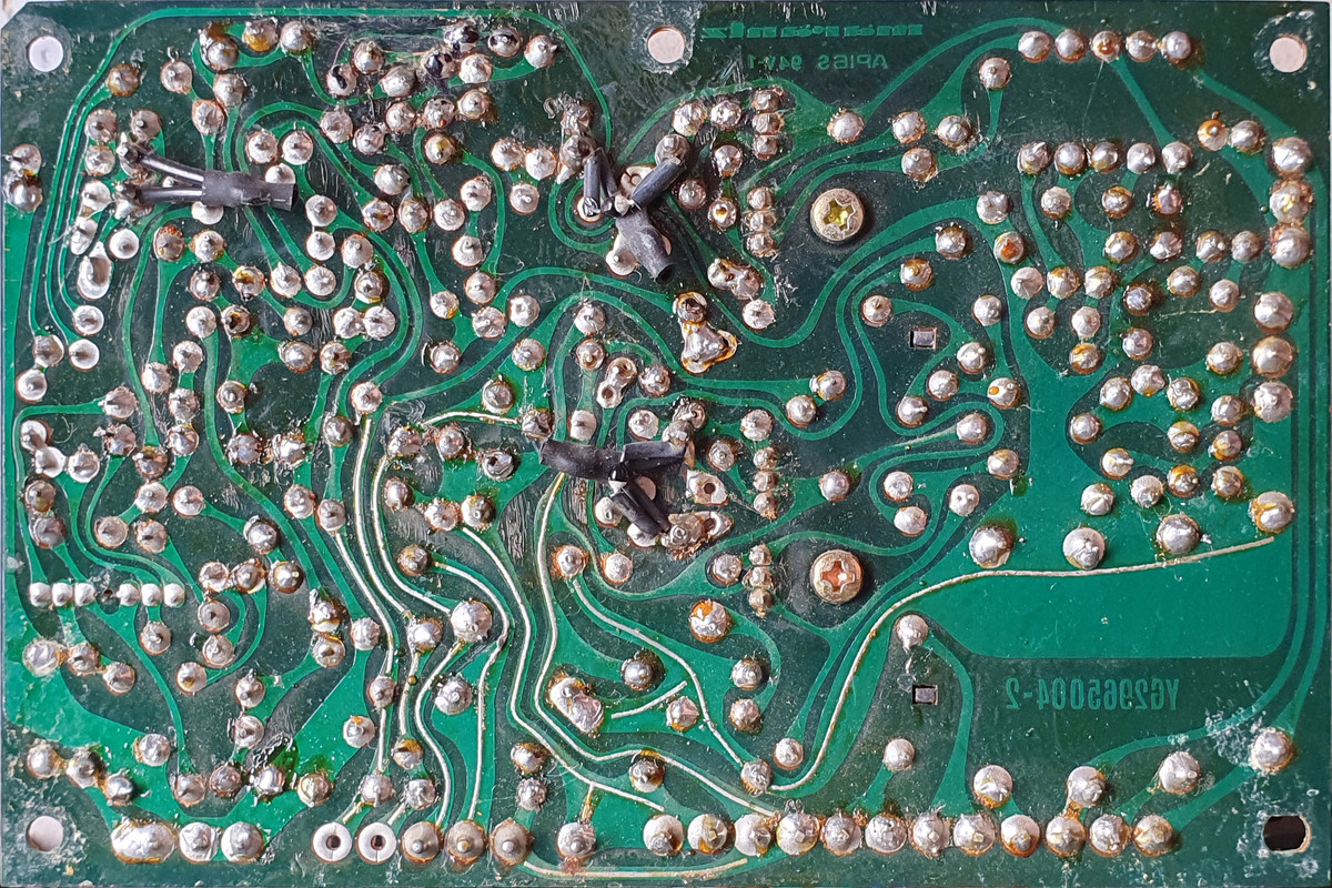 Marantz 170DC Bottom