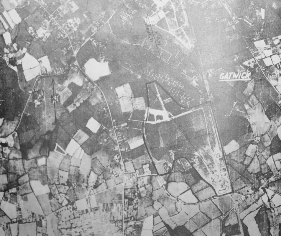 Gatwick1940-zps6f7f9a0d.jpg