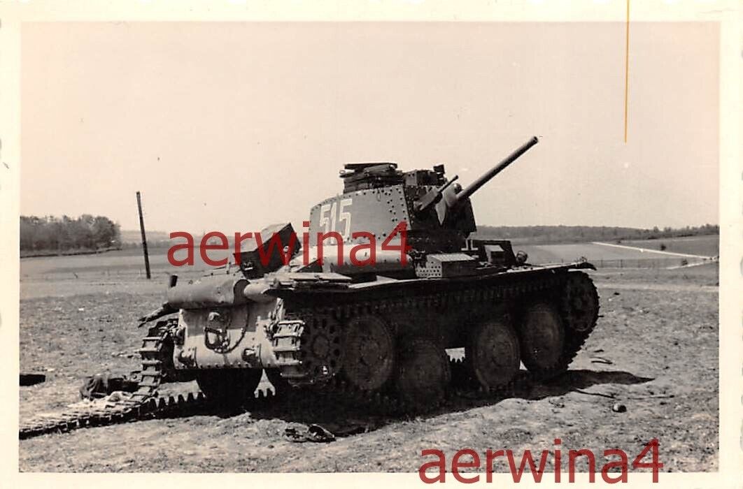 deutscher Panzer 38(t) Pak-Treffer bei Roeselare Flandern Belgien