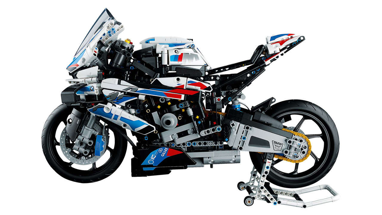 Конструктор LEGO BMW M1000RR Technic Set