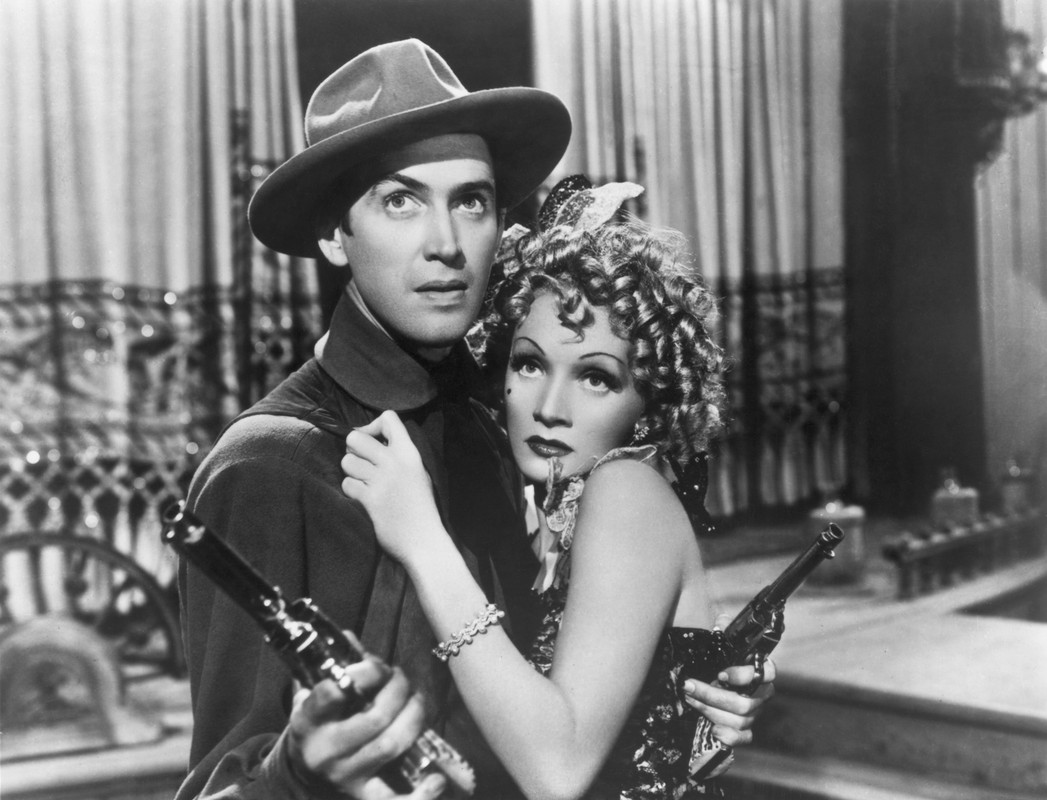 Marlene_Dietrich_b67