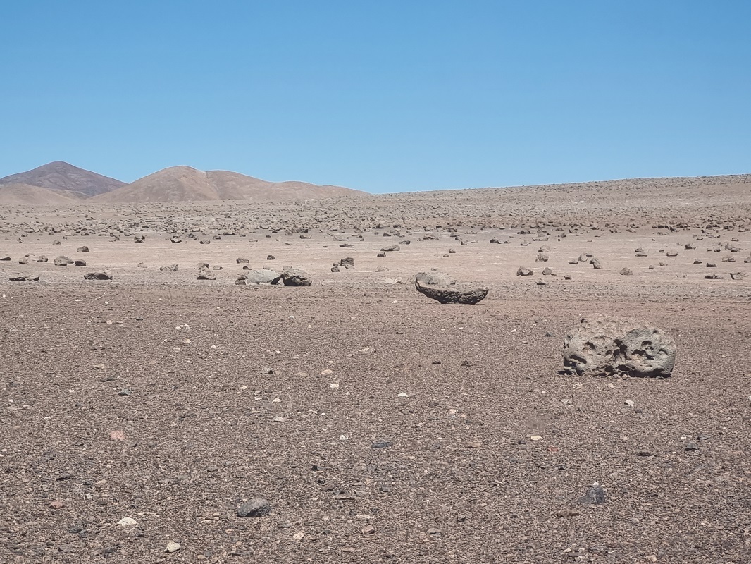  Atacama 2022 Champ-de-pierres-Redimens