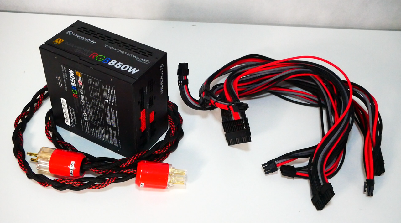 Thermaltake toughpower Grand Series RGB 850w  Gold virtalähde