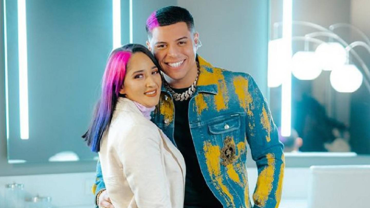 Esposa de Eduin Caz dejó ver su habilidad para el 'pole dance'