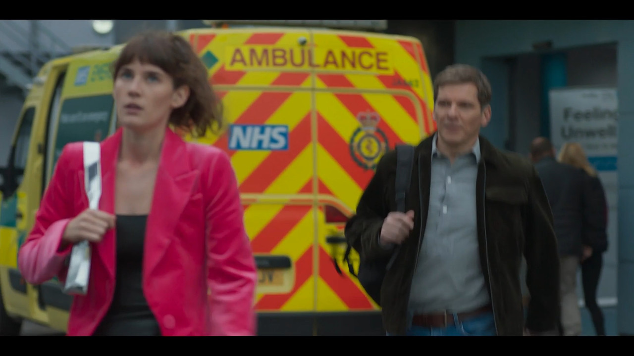 2023-04-08_21_35_BBC1_Casualty_37x26_Welcome-to-the-Warzone.mp4_snapshot_00.52.34.592