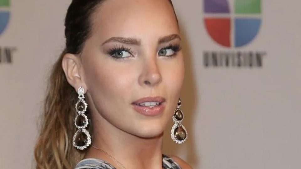 Belinda impone tendencia y revive moda de los años 90; se trata de un gran acierto para este verano