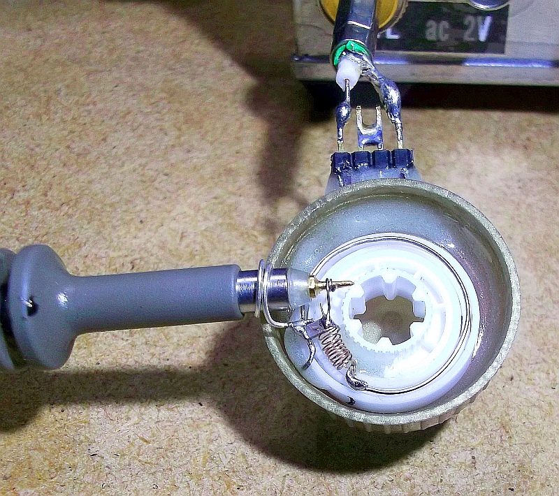 [Bild: Absorbsionsspektrometer-Dip-PLL-HU-01-169.jpg]