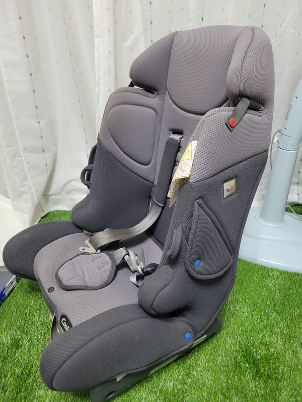 combi汽車座椅1