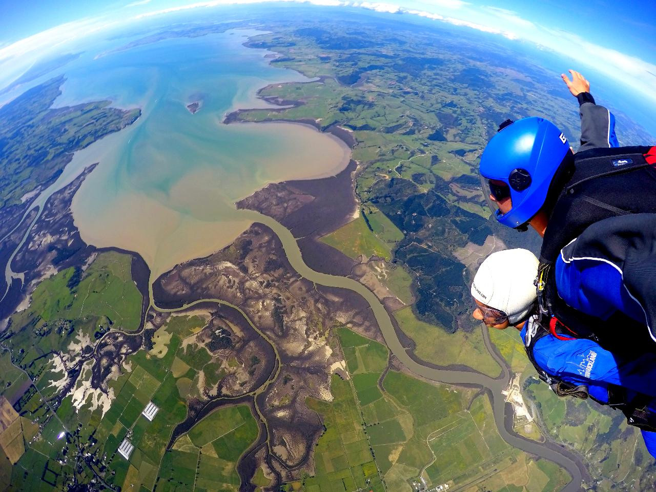 Tandem Skydive with FREE Return Transport from Auckland City Centre – All Jump Heights | Shaara Deals 
