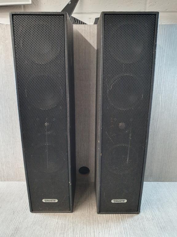 QSC MP-A40V amplifier - Grade C - image