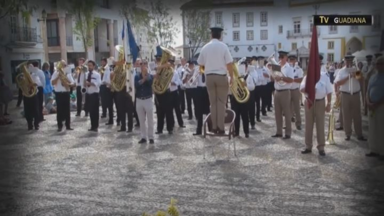 VÍDEO: INTERPRETAÇÃO DE BANDAS NA PRAÇA DA REPÚBLICA