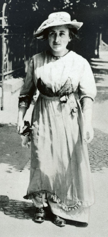 rosa-1912.jpg