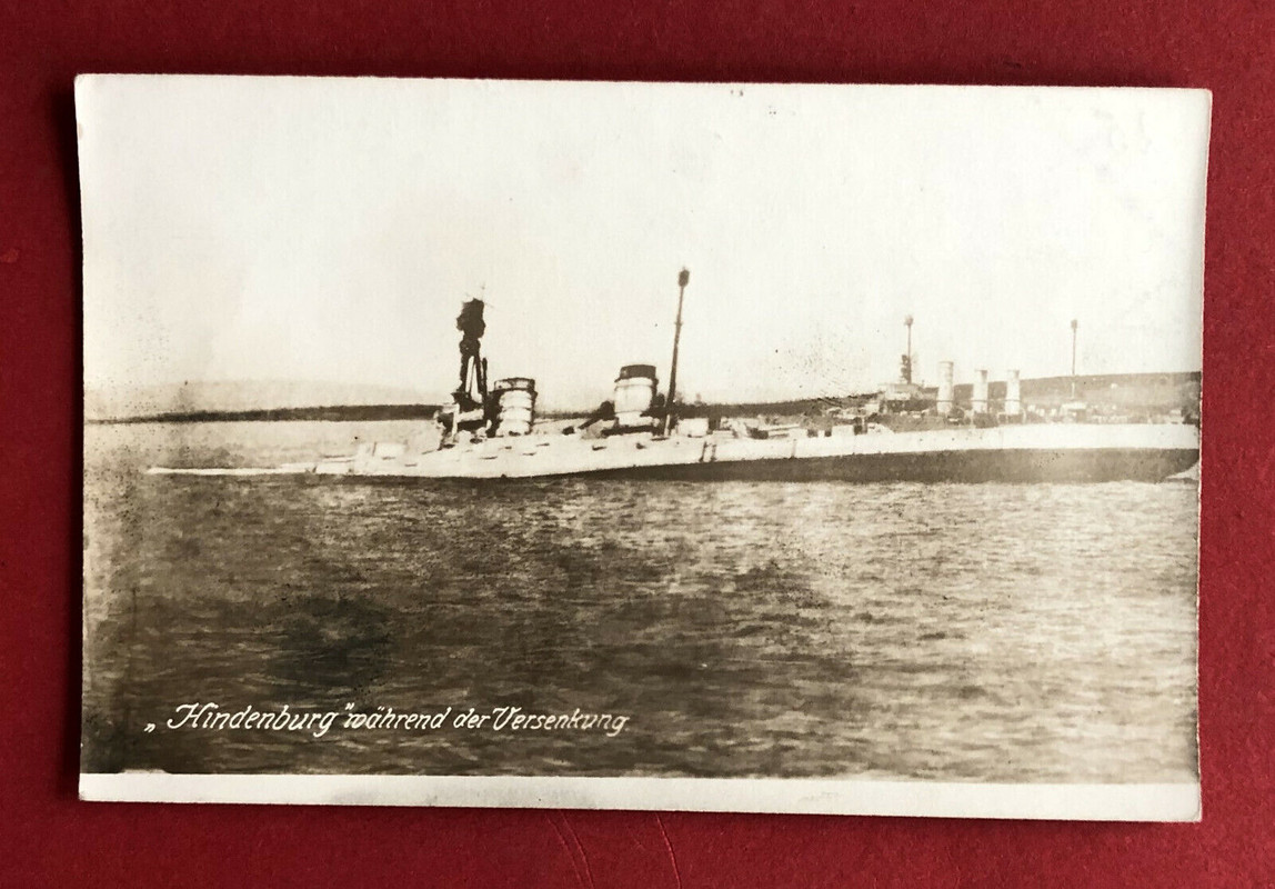 Foto AK Kaiserliche Kriegsmarine 1. WK Hindenburg während der Versenkung ( 80154