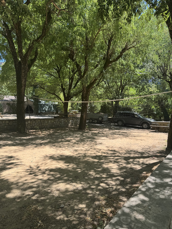 Terrain de beach-volley au camping