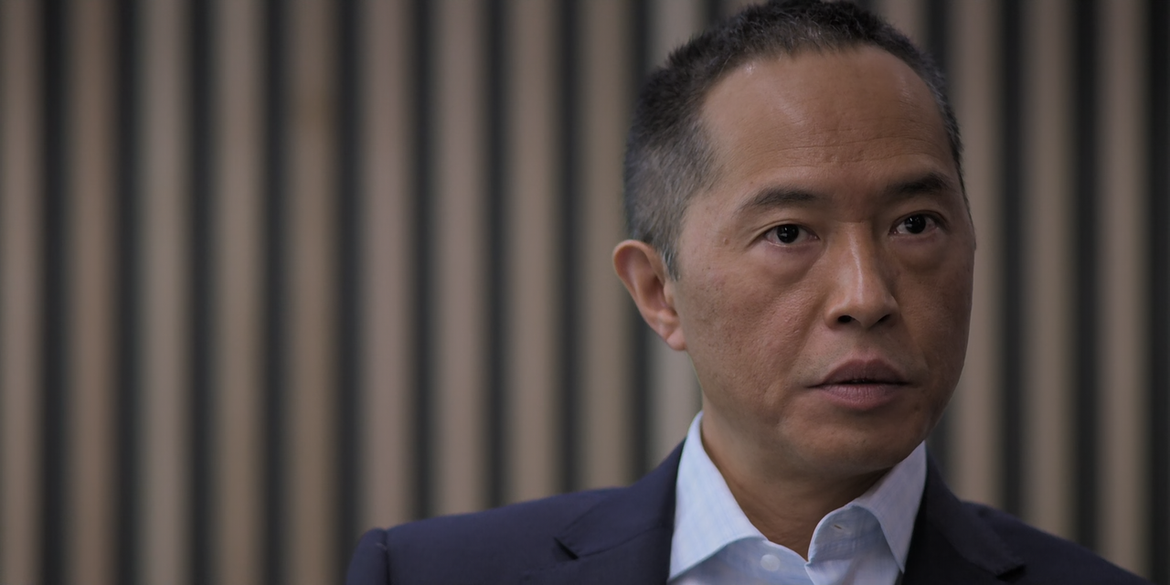 Industry.S01E03.Notting.Hill.1080p.10bit.AMZN.WEB-DL.DDP5.1.HEVC-Vyndros.mkv_snapshot_26.44_[2020.12