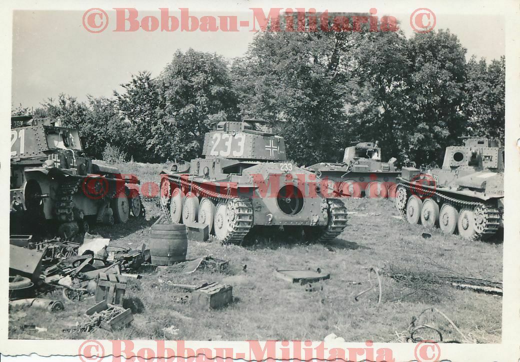 Belgien Onhaye deutscher Panzerkampfwagen 38(t) Panzer rote Turm