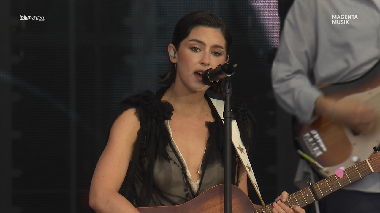 mpv-shot_GRACIE.ABRAMS-Lollapalooza.Berlin.2025.1080p.WEB-DL.AVC-Нечипорук_00_03_32_0002