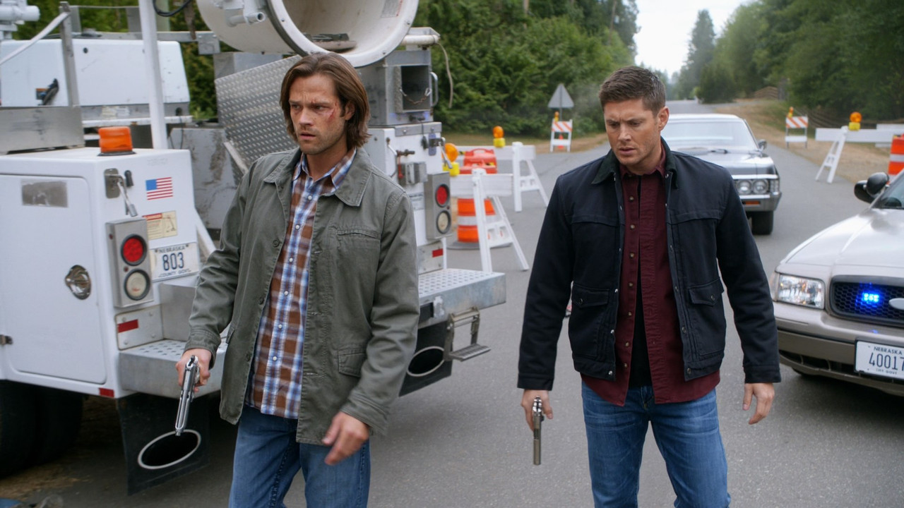 Supernatural (2005) - S11E01 - Out of the Darkness, Into the Fir