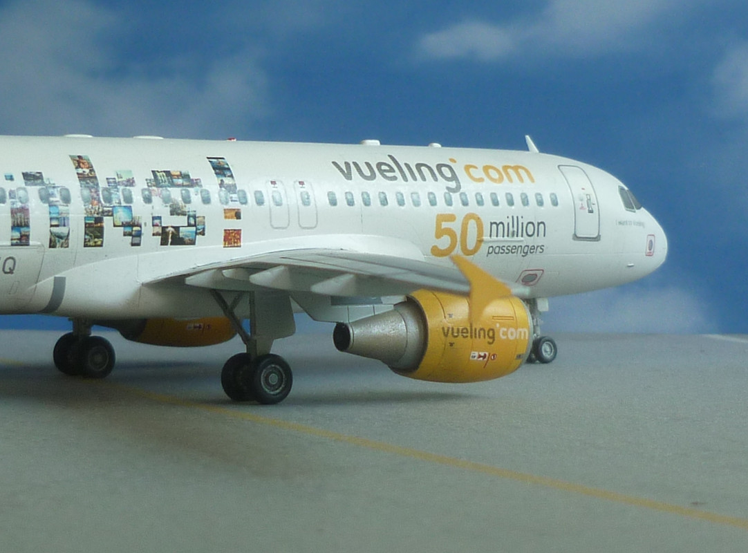Maquette Avion Revell 1/144 - Airbus A320 Condor - Réf 04240 - NEUF