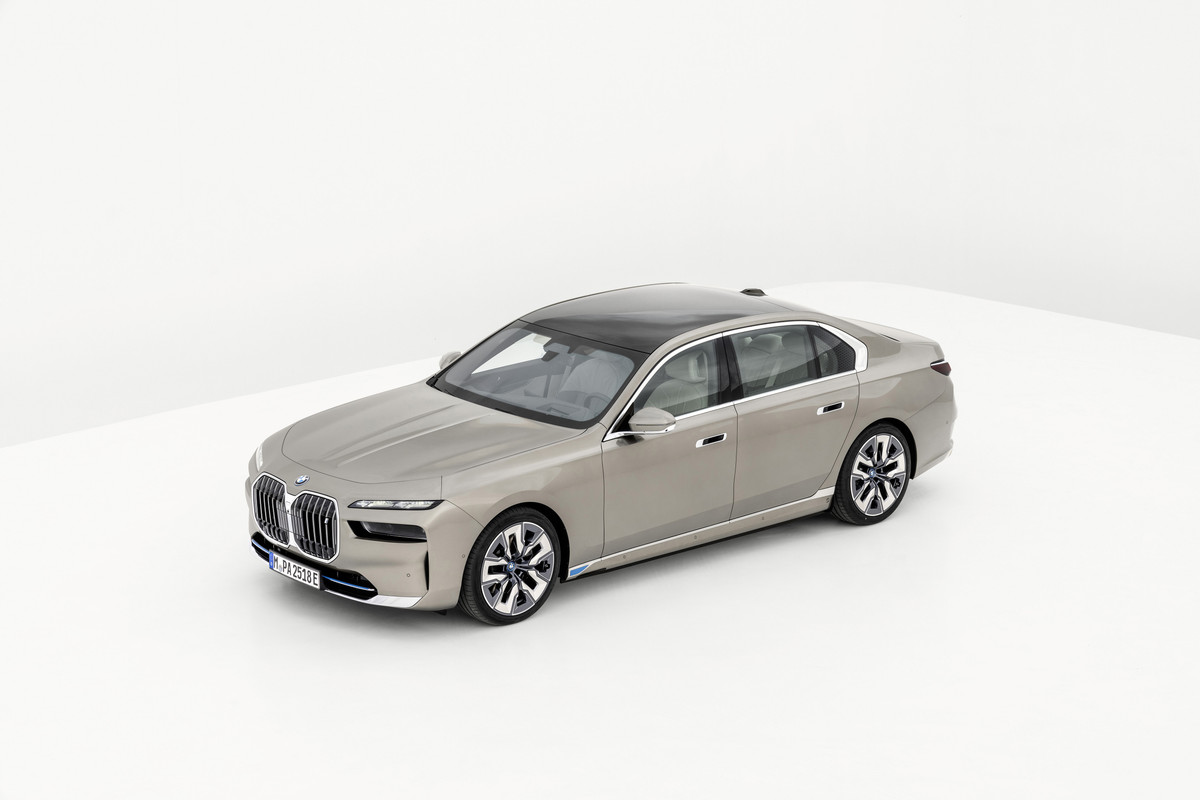 P90458191_highRes_the-new-bmw-i7-xdriv