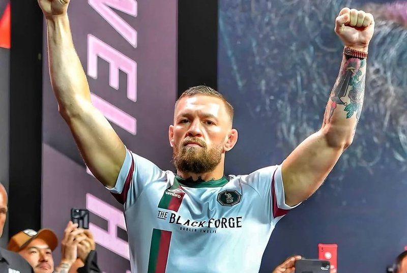 Конър Макгрегър е готов да се бие извън UFC