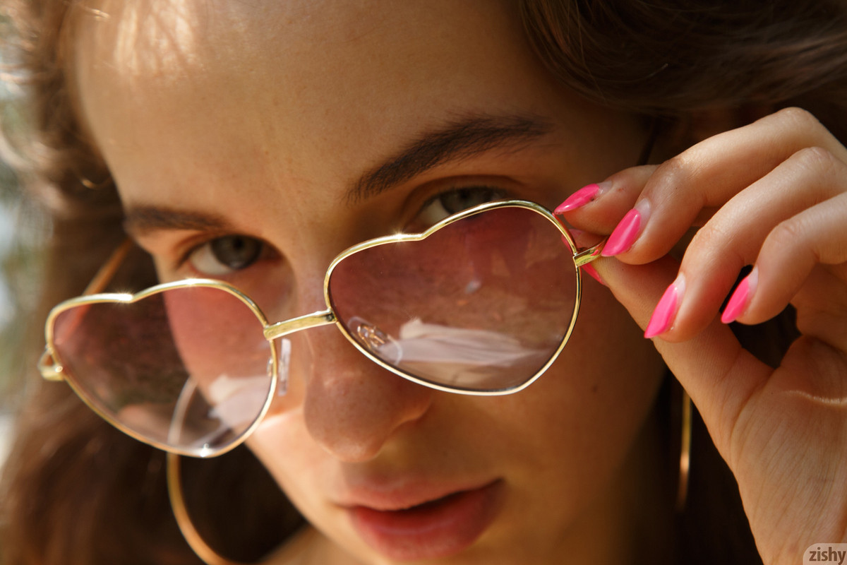 full_022_1027121125571958