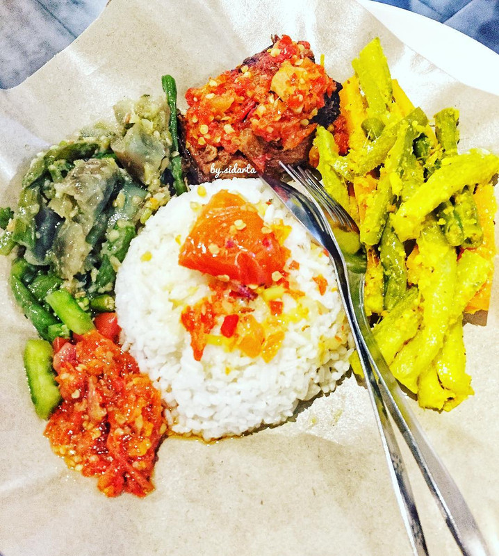 Kuliner di Pusat Grosir Metro Tanah Abang