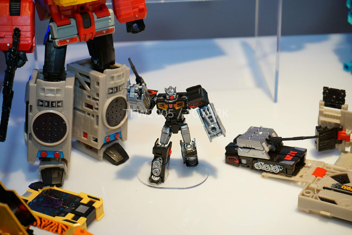 NYCC2015-Transformers-006